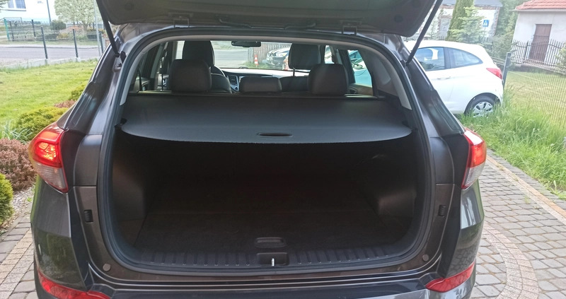 Hyundai Tucson cena 71900 przebieg: 77700, rok produkcji 2016 z Łask małe 596